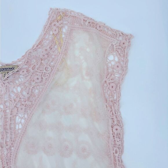 Democracy Blush Lace Crochet Top - Picture 4 of 7